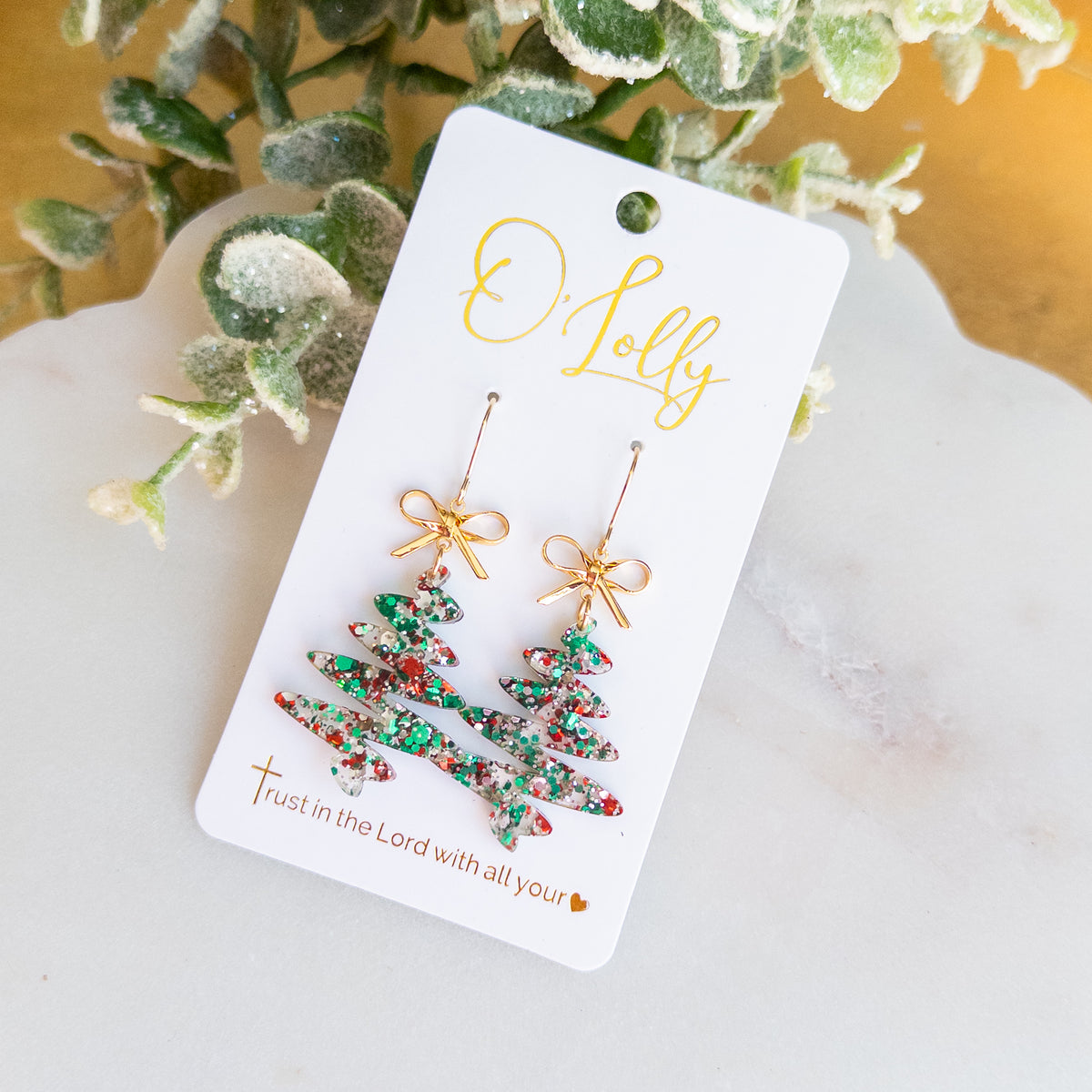 Christmas Tree Glitter Dangle Earrings – Red & Green Confetti with Gold Bows