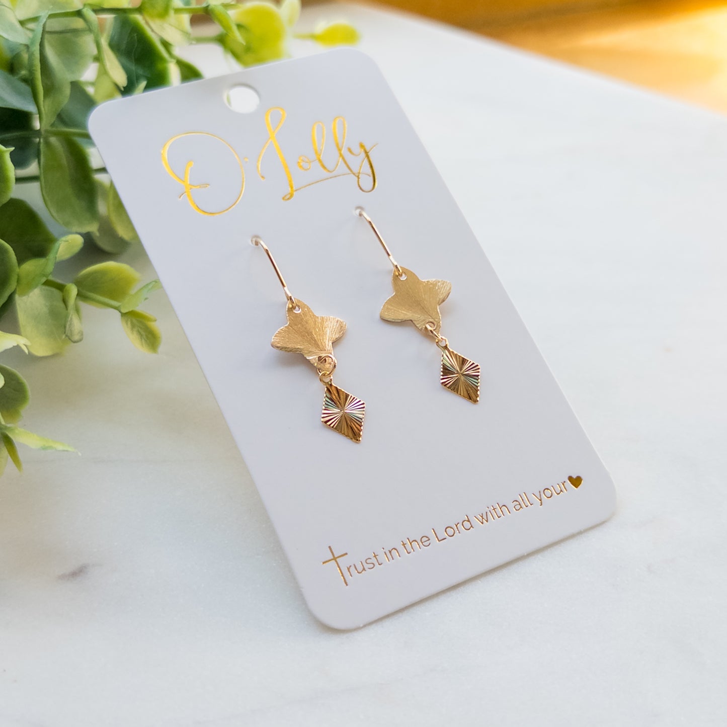 DEAL- Gold Shaped Connector w/Sparkle Textured Diamond Shaped Charm