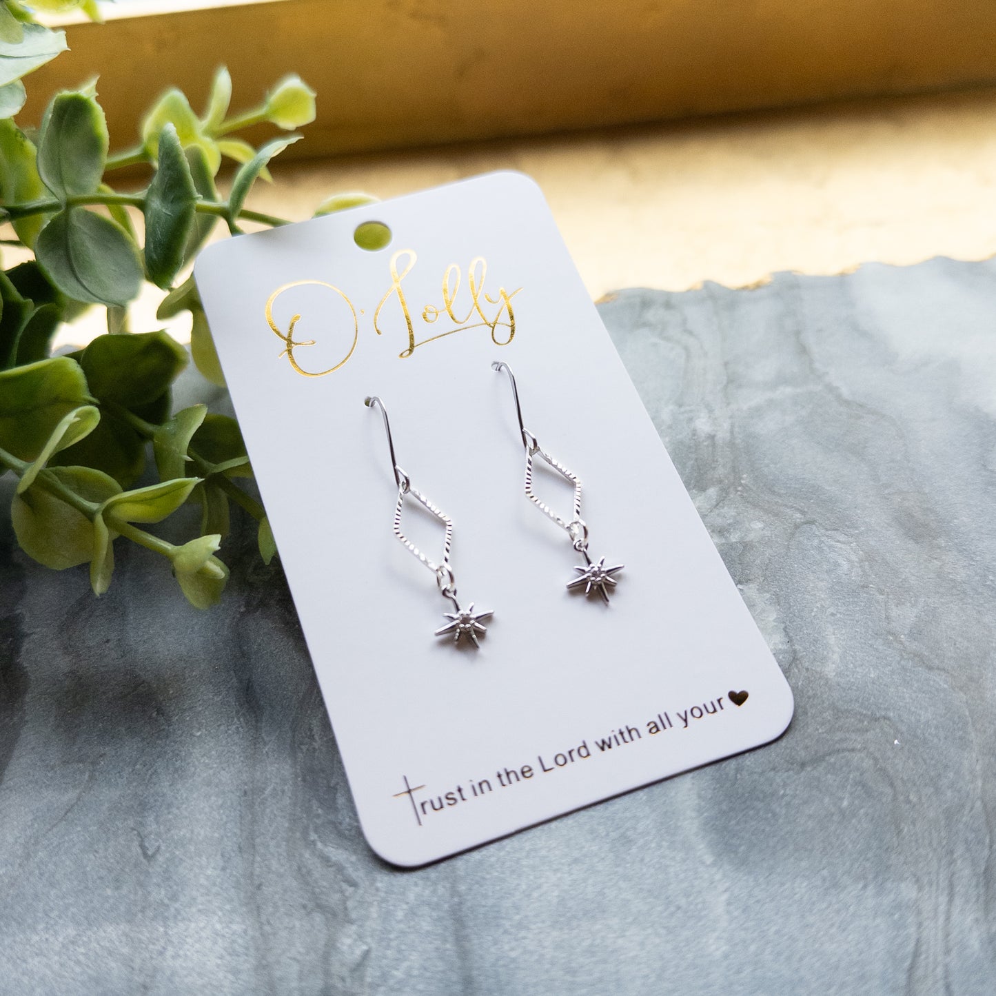Silver Open Textured Rhombus w/Silver Burst (SALE)