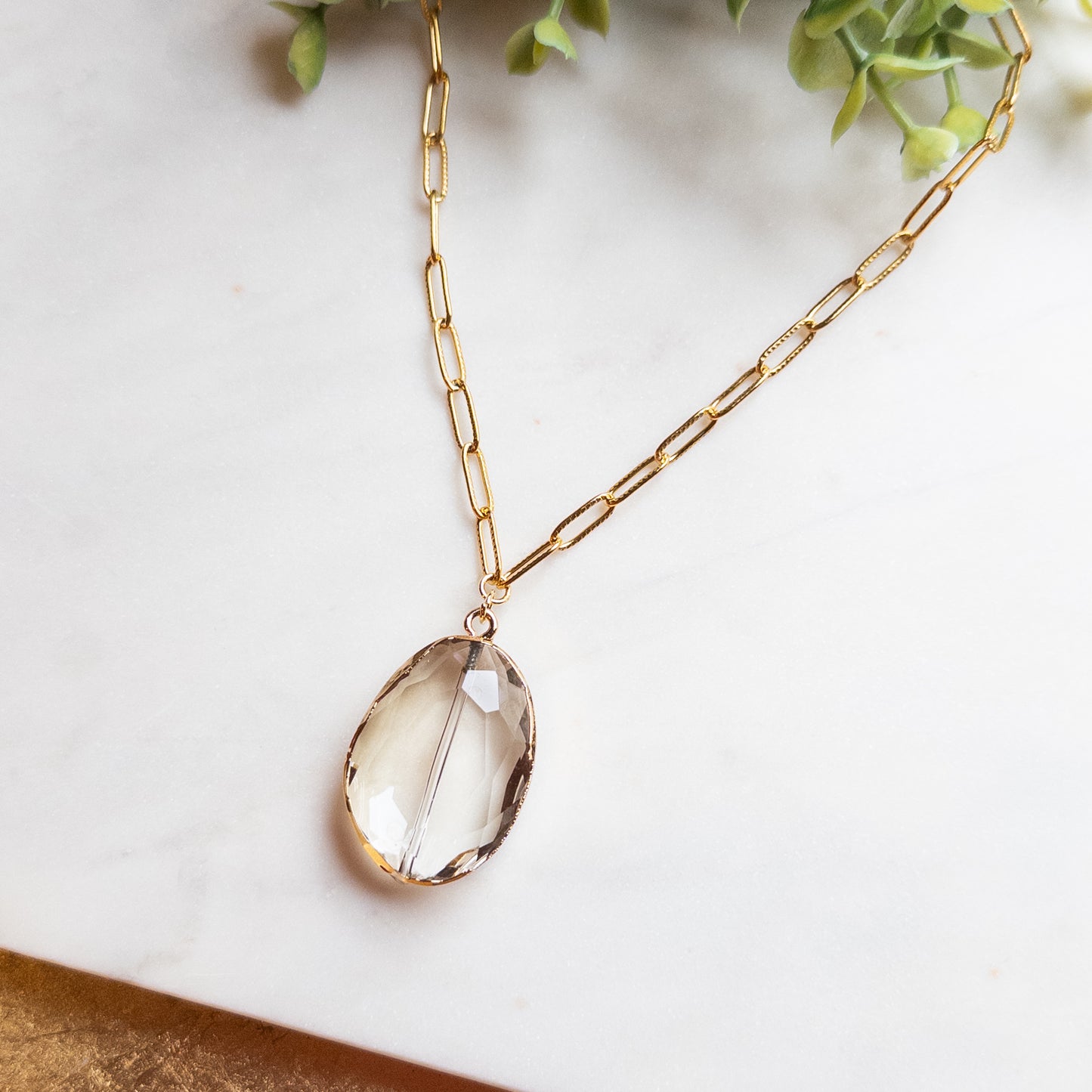 Oval Glass Stone Pendant w/Gold Textured Chain Necklace