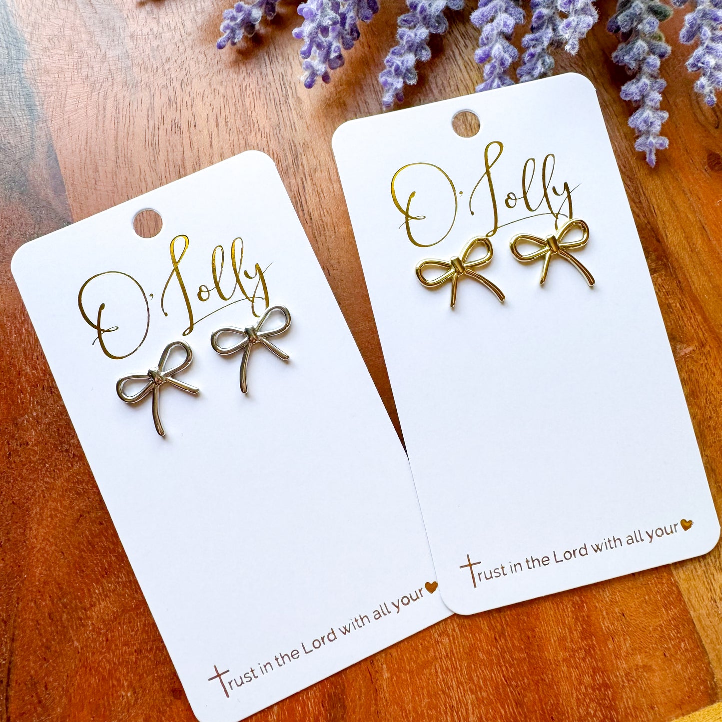 O’Lolly Bow Studs
