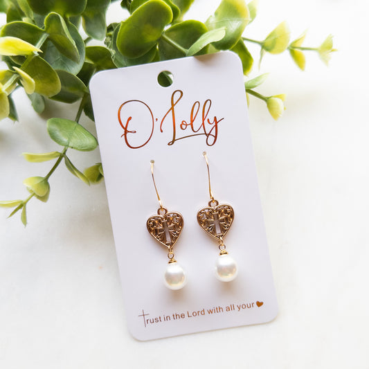 ✨SALE✨ Gold Heart w/Pearl Dangle