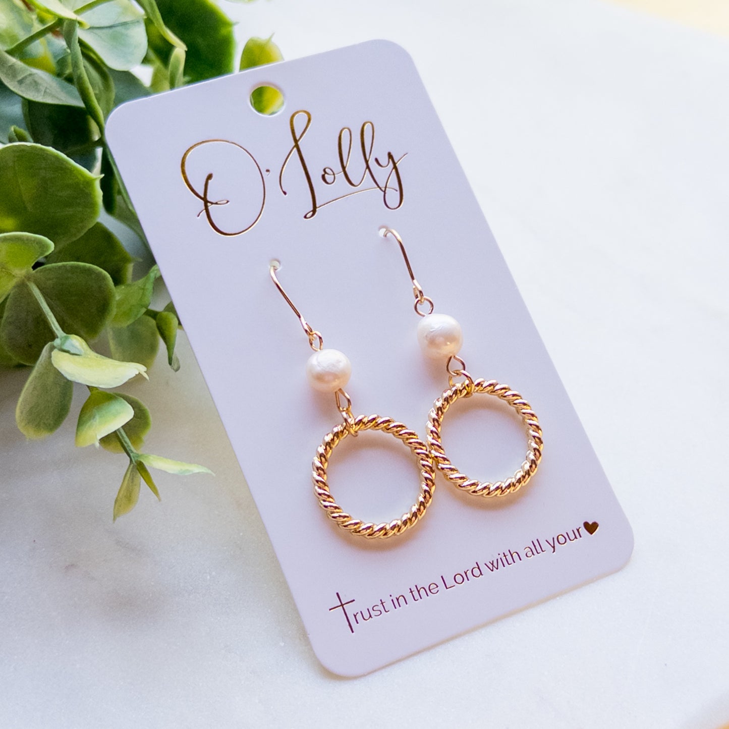 Pearl Connector w/Twisted Gold Ring Dangle Earrings “Colbie”