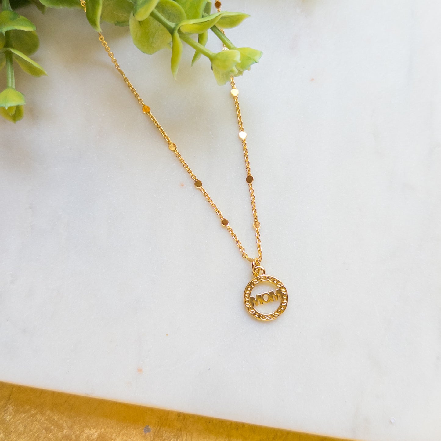 18K Gold Chain w/MOM Circle Pendant Necklace