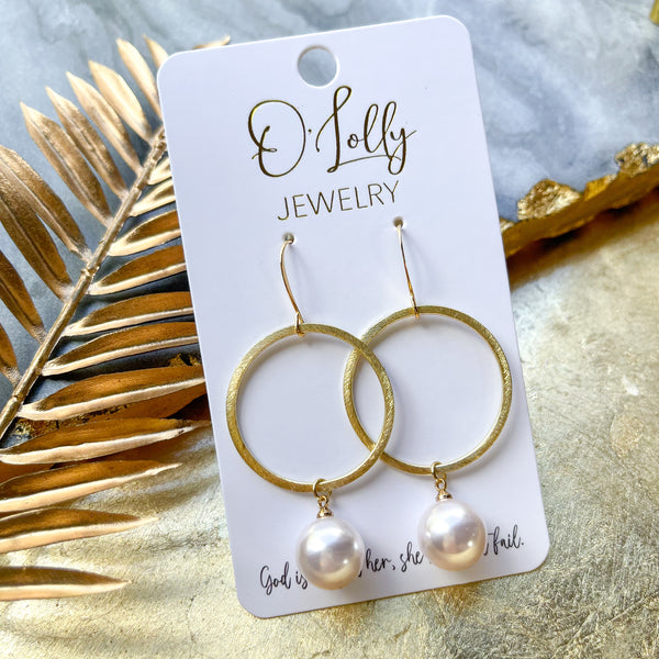 O’Lolly “Pearly” Earrings- Gold Hoop w/Pearl