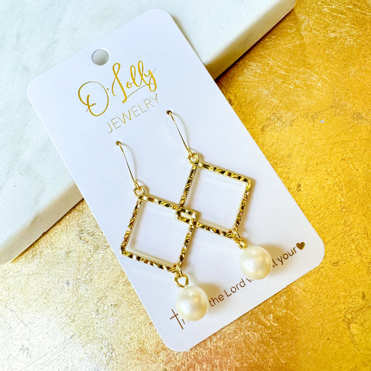 O’Lolly Textured Gold Square w/Pearl