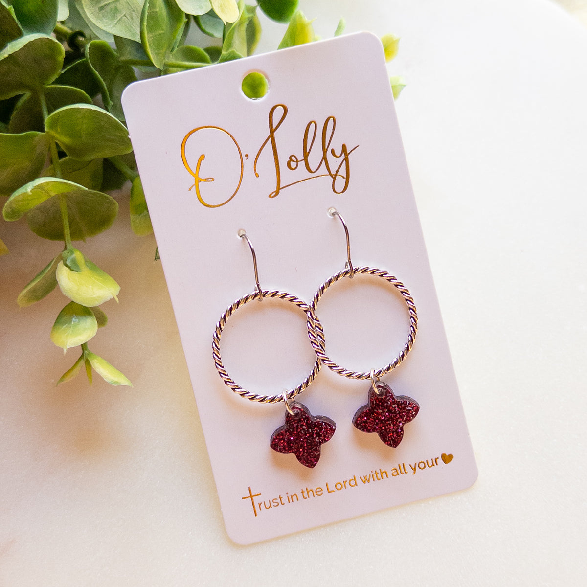 Silver Twisted Hoop Earrings with Maroon Glitter Geometric Charm